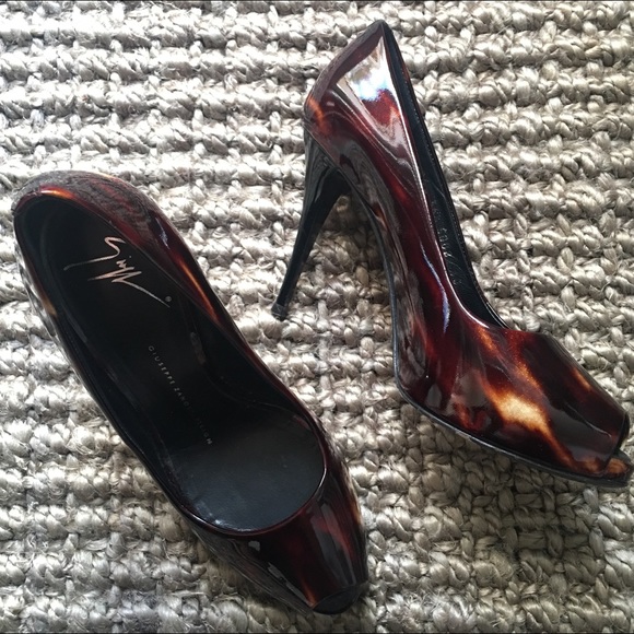Giuseppe Zanotti Tortoiseshell Peep toe Pump heels - Picture 4 of 8